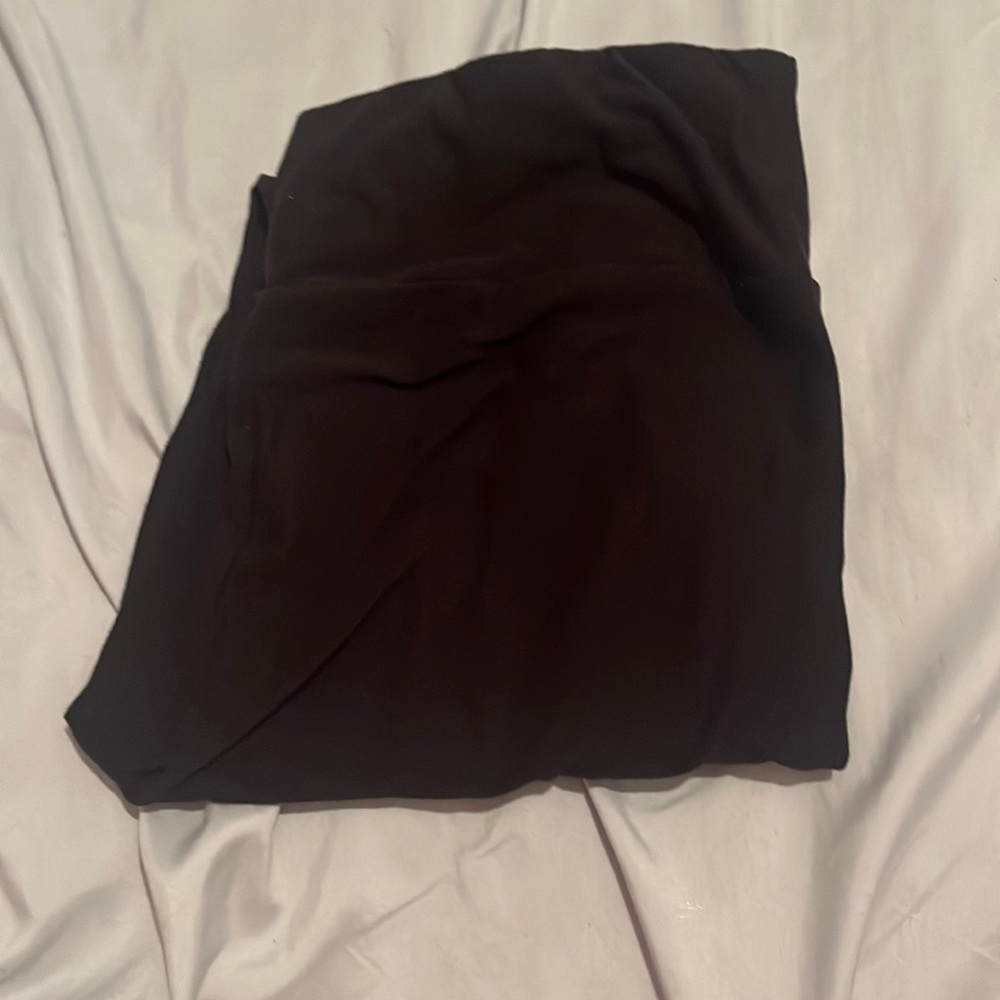 Black leggings. Size medium
